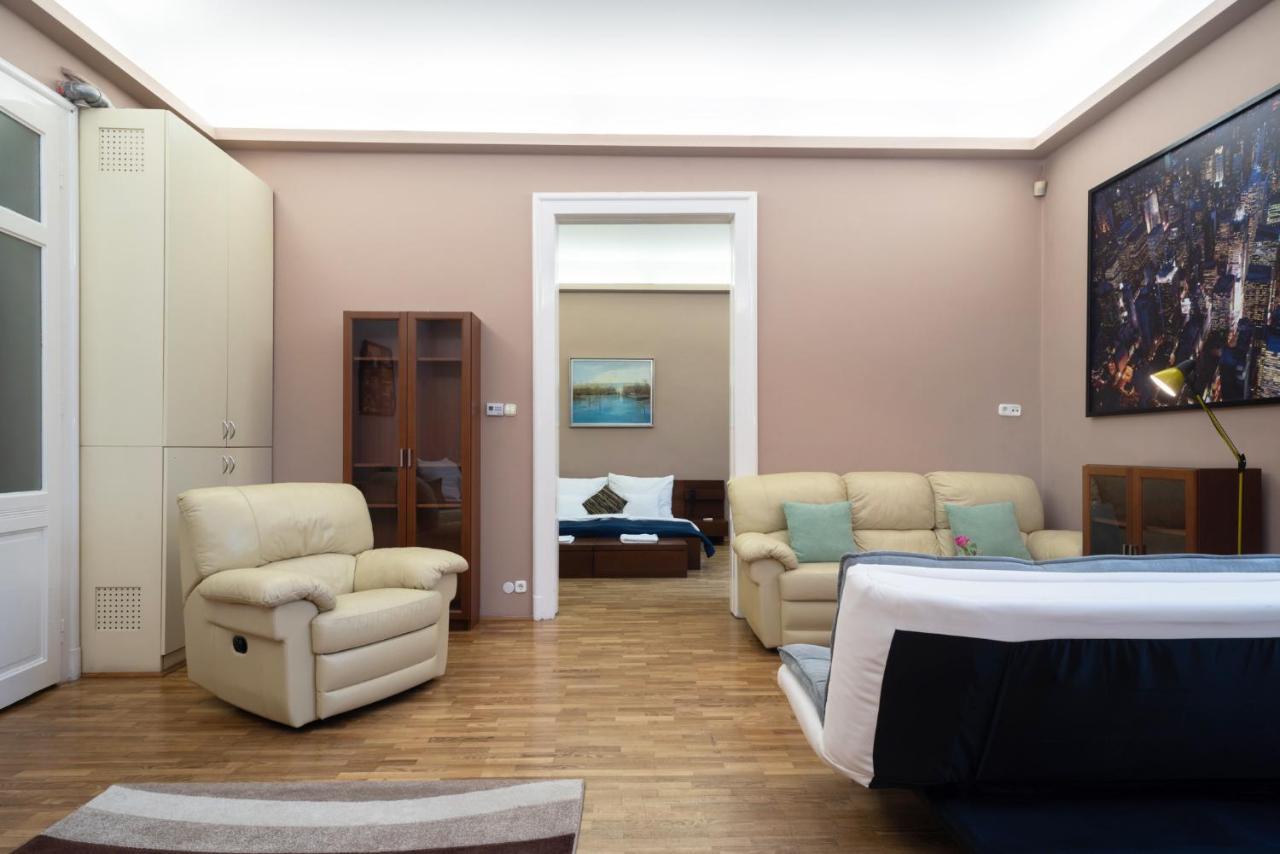 Kiraly Central Apartment With Free Parking And Ac Budapest Ngoại thất bức ảnh